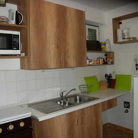 In 33086 * Balatonmáriafürdő