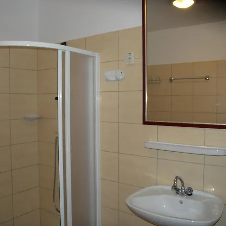 In 33086 * Balatonmáriafürdő